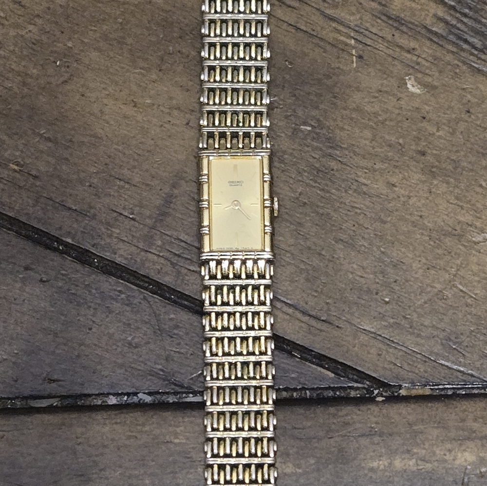 Seiko Gold Rectangular Watch - image 3